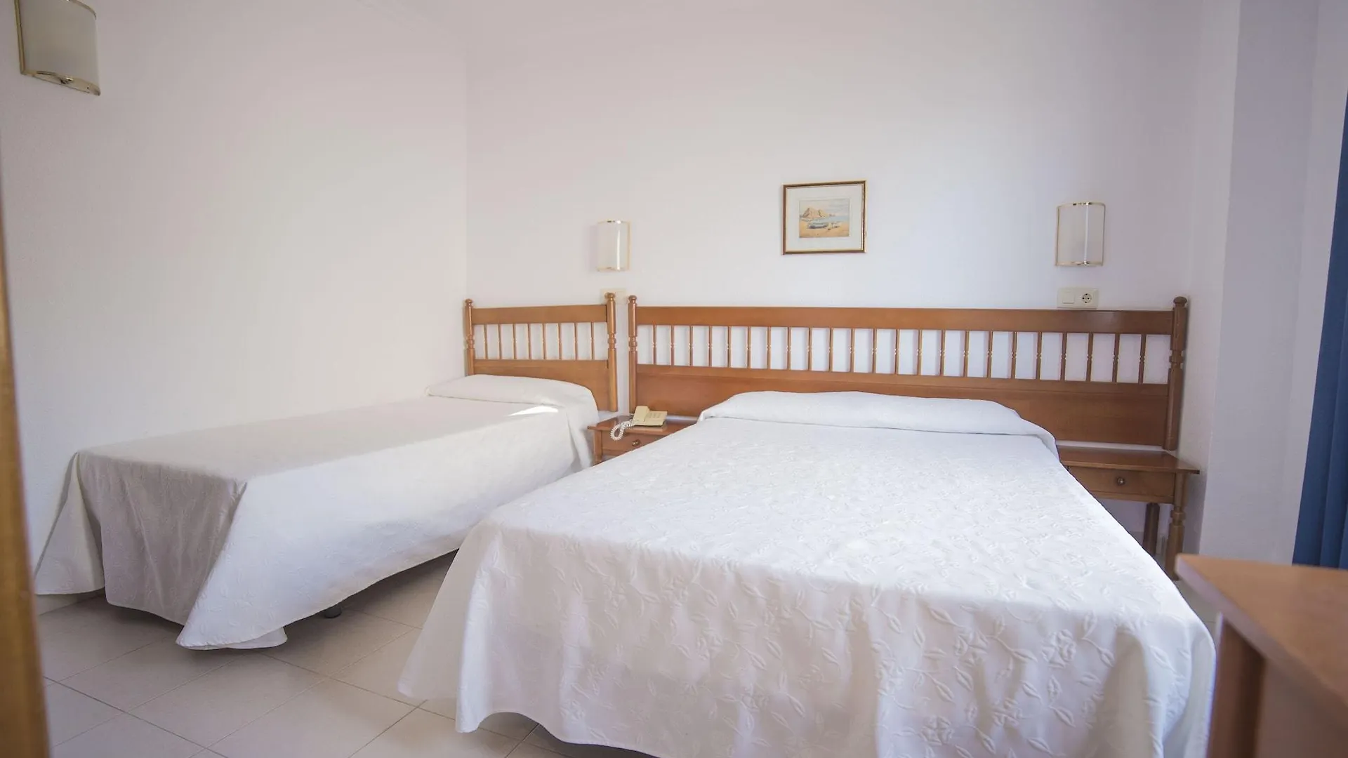 Hotel Risech Roses 2*,